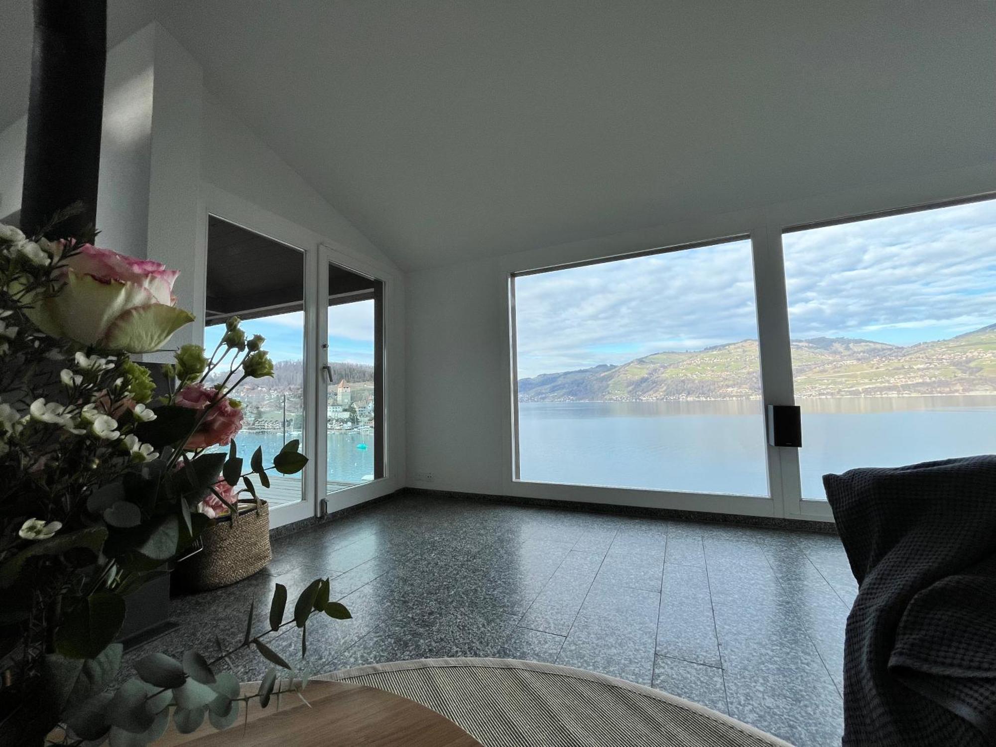 Wohnung Mit Grossartiger Seesicht Und Balkon Spiez Zewnętrze zdjęcie