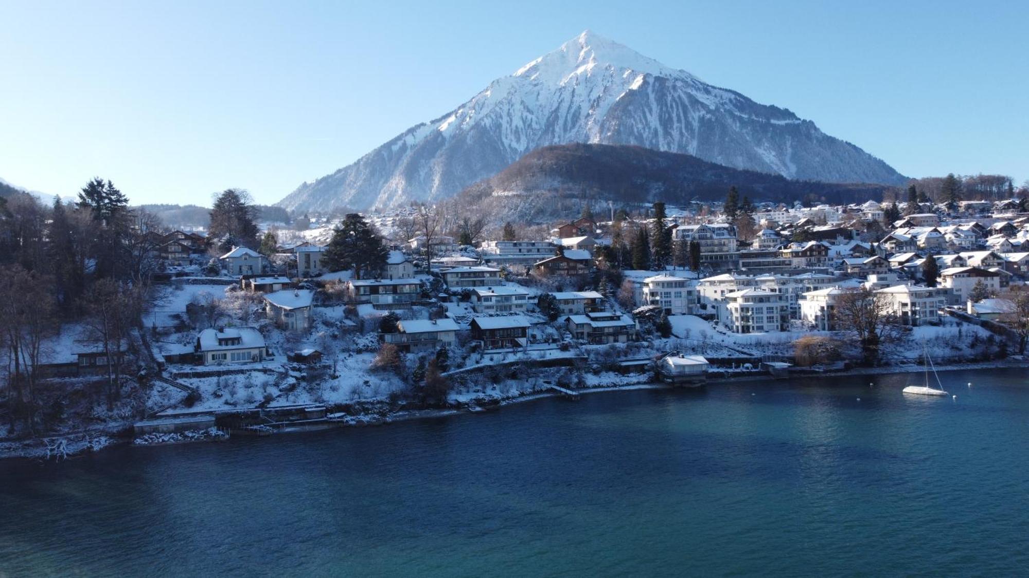 Wohnung Mit Grossartiger Seesicht Und Balkon Spiez Zewnętrze zdjęcie