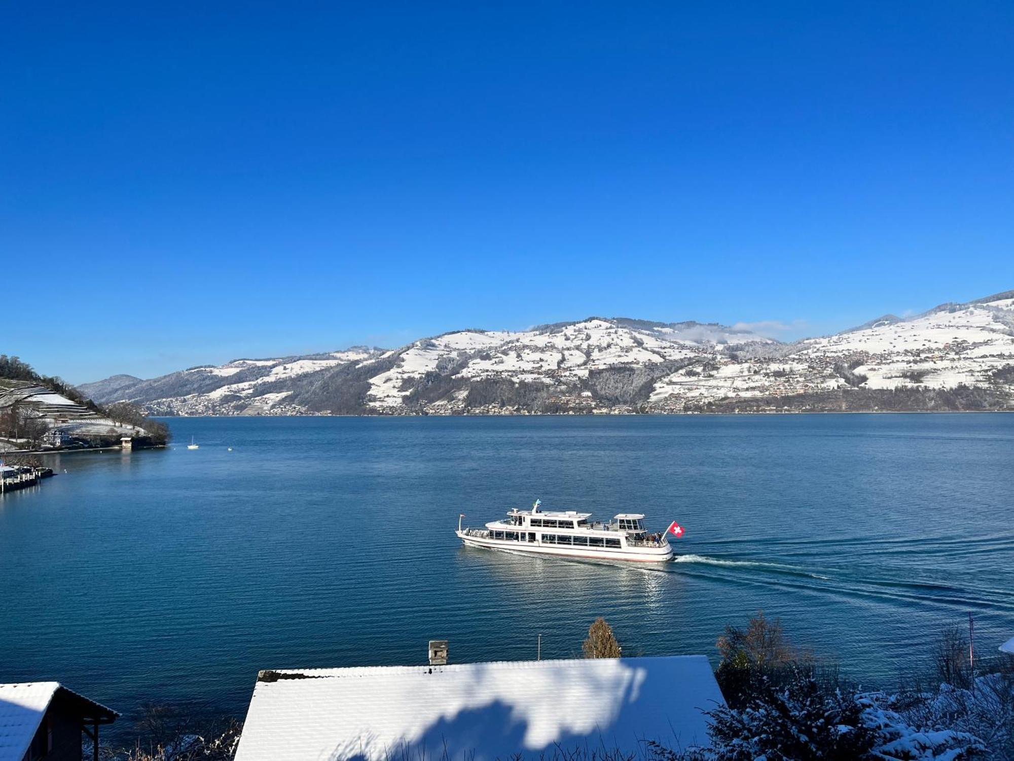 Wohnung Mit Grossartiger Seesicht Und Balkon Spiez Zewnętrze zdjęcie